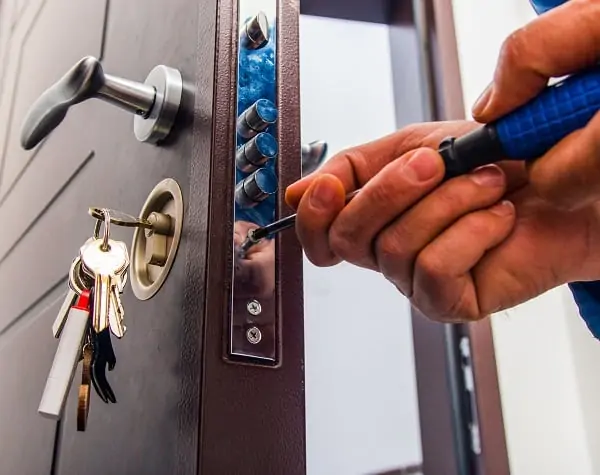 Emergency Locksmith 24-Hour Emergency Service"